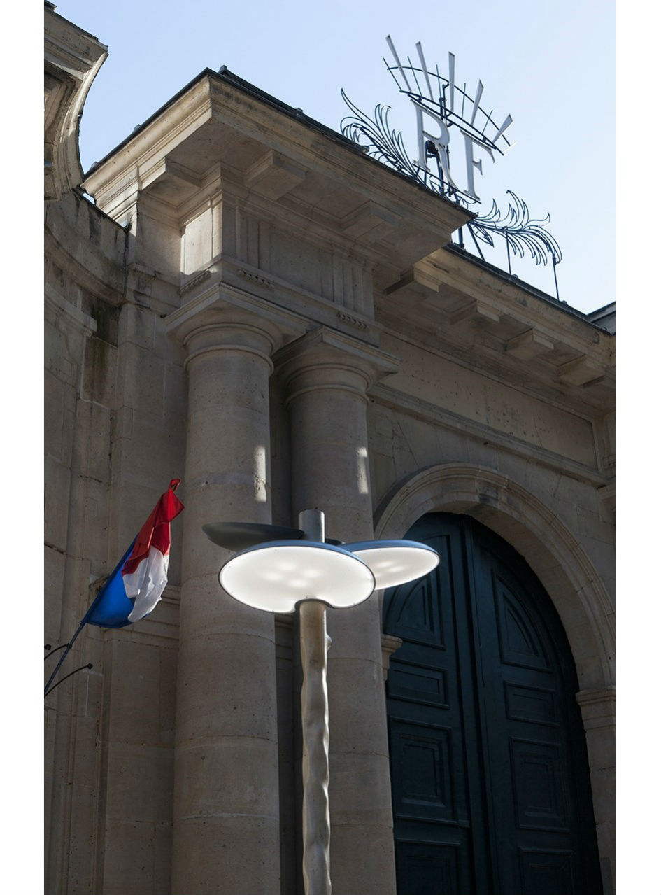 Design Icon Mathieu Lehanneur's Street Lights in Paris (5)