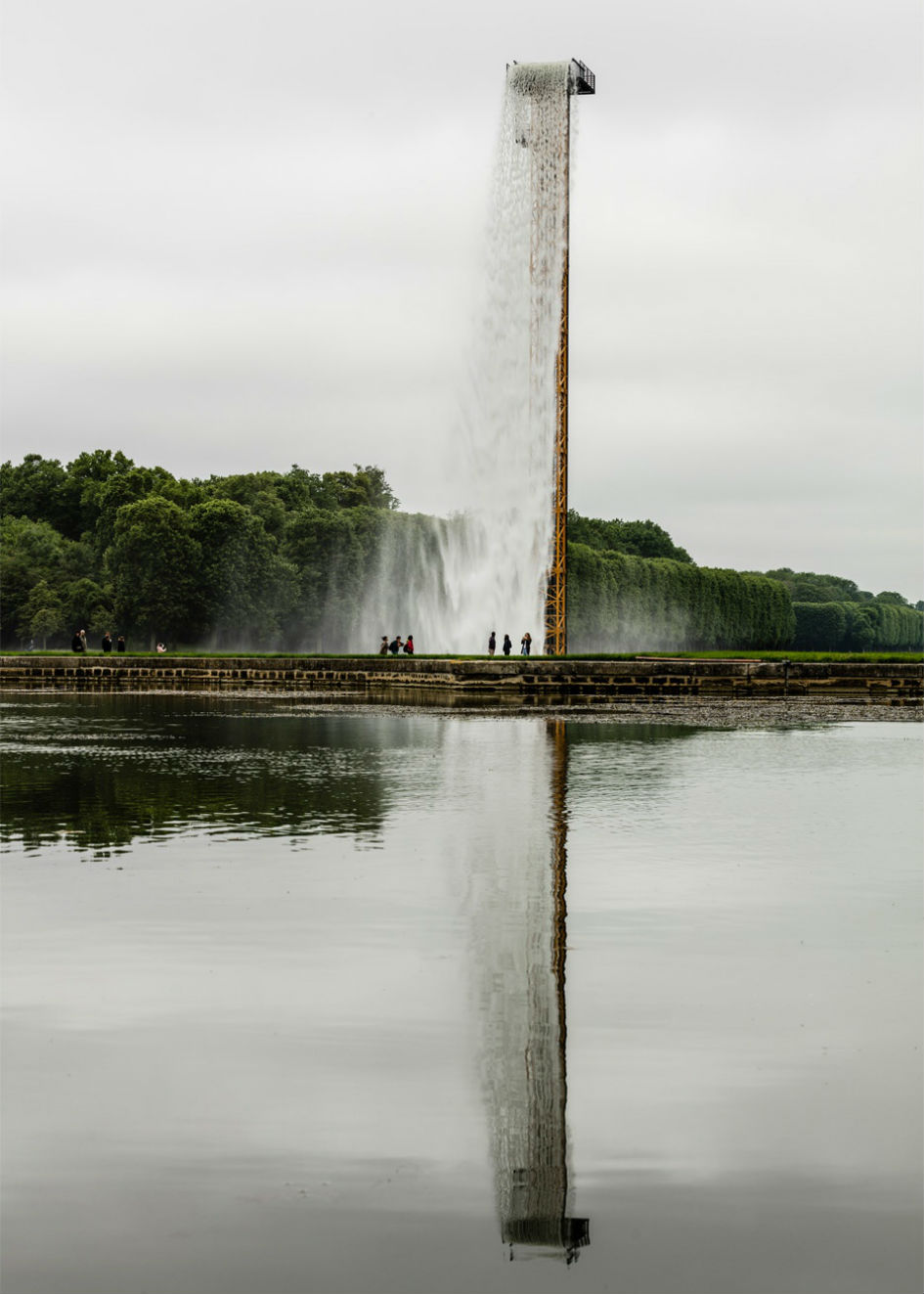 Olafur Eliasson Creates a Waterfall in Versailles (1)