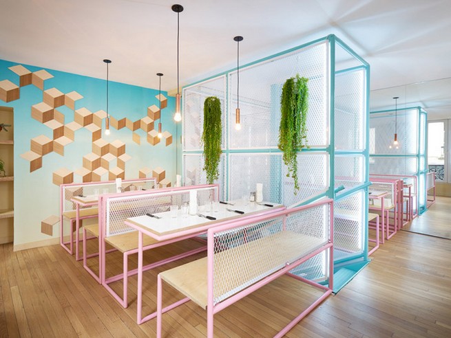 A Paris Restaurant That Serves Tasty Burgers And Colorful Interiors (13)