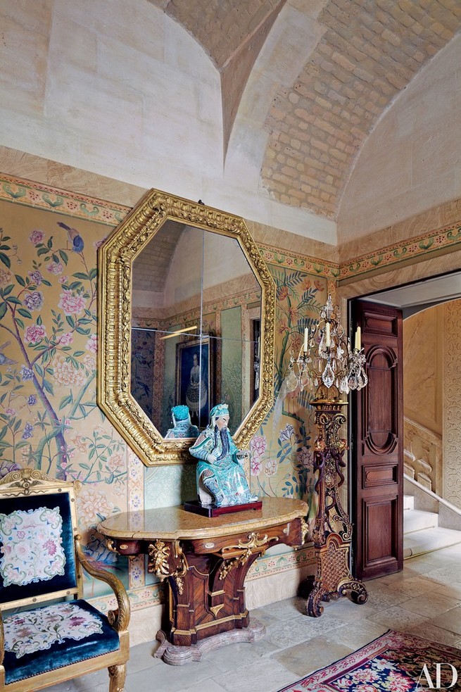Inside Valentino Garavani's Paris home